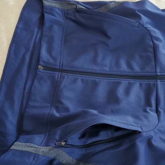 Nike - Picture 12 of 15